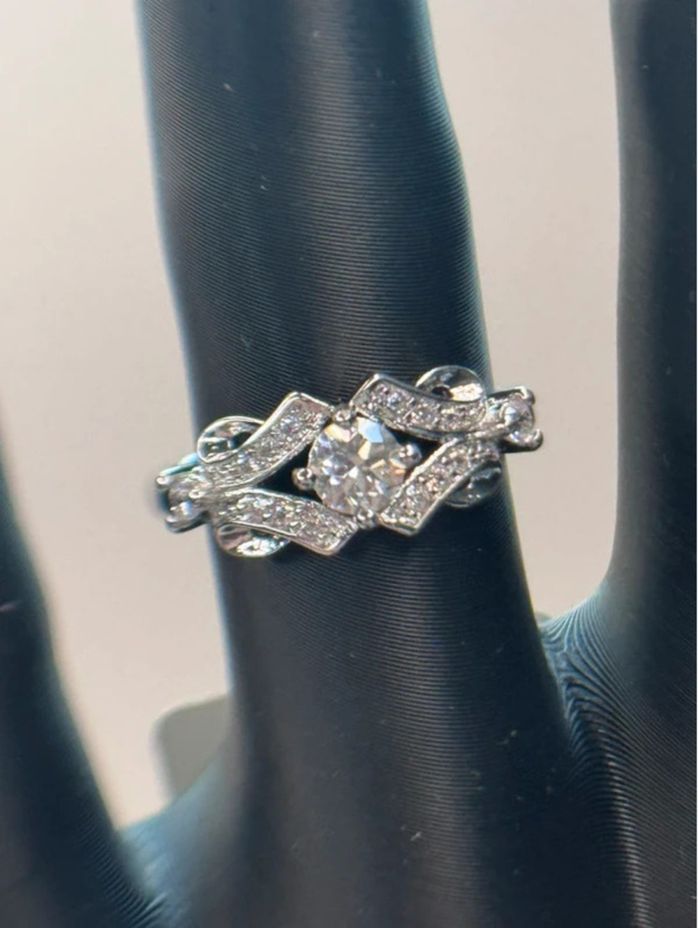 Size 7 Moissanite vvsd1 color ring